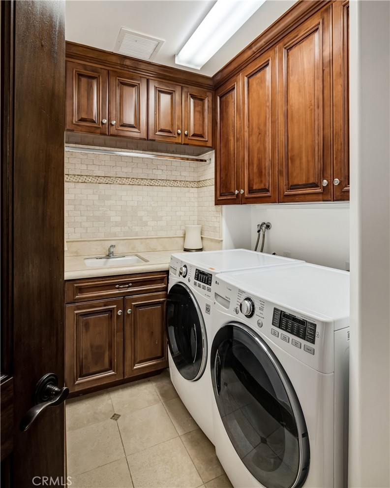 718 N Poinsettia Avenue