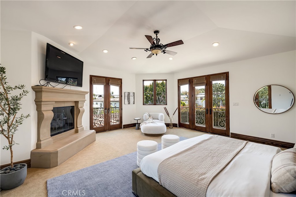 718 N Poinsettia Avenue