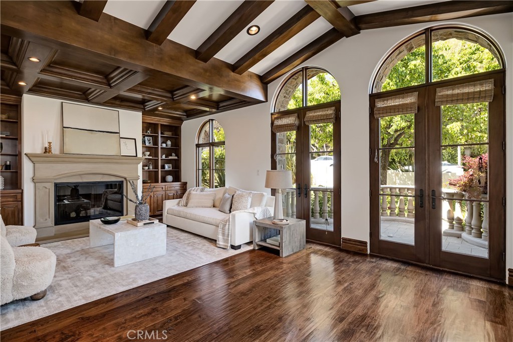 718 N Poinsettia Avenue