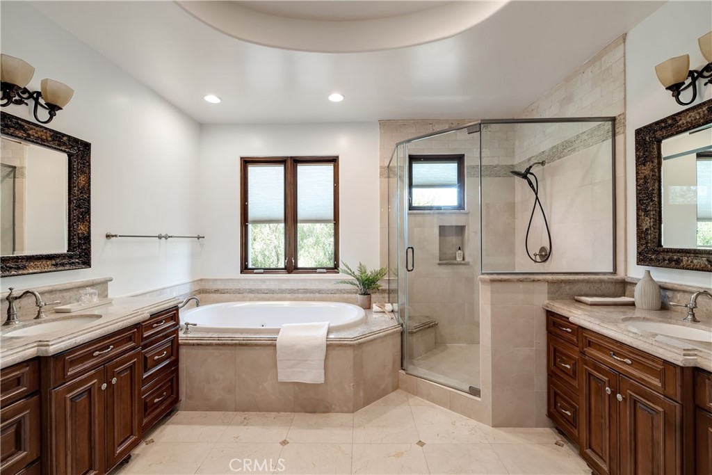 718 N Poinsettia Avenue