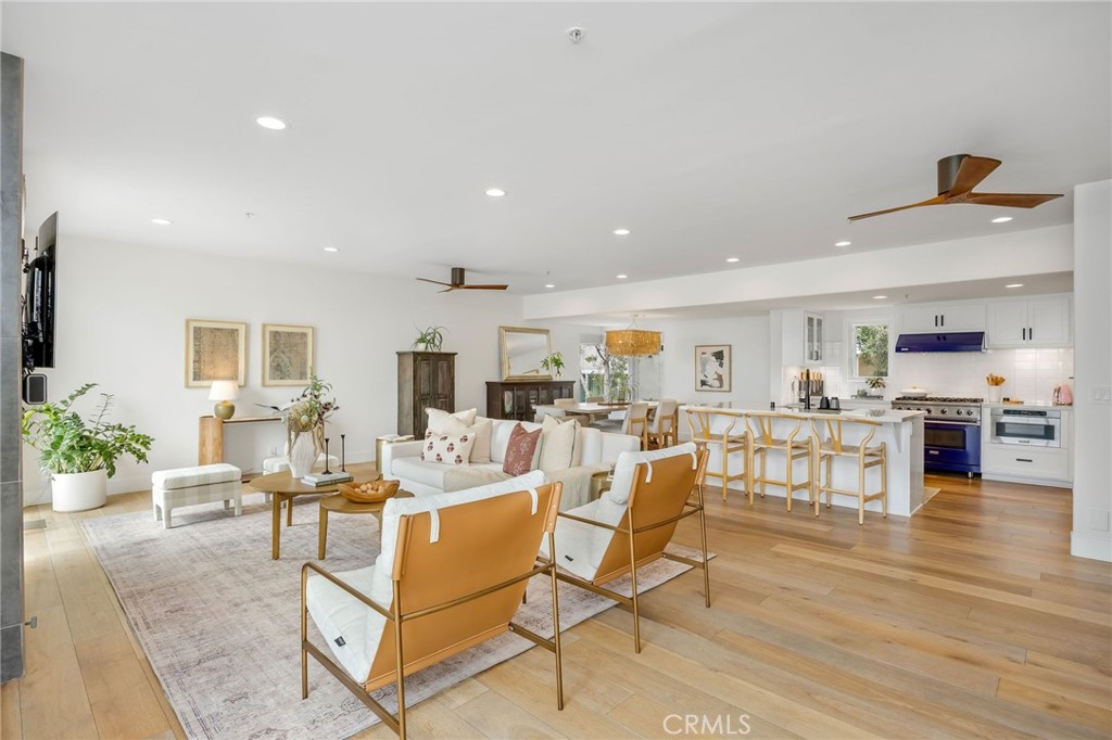 647 2nd Street