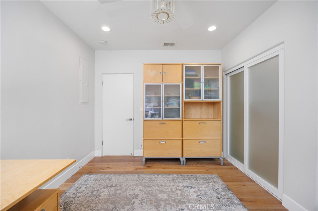 647 2nd Street