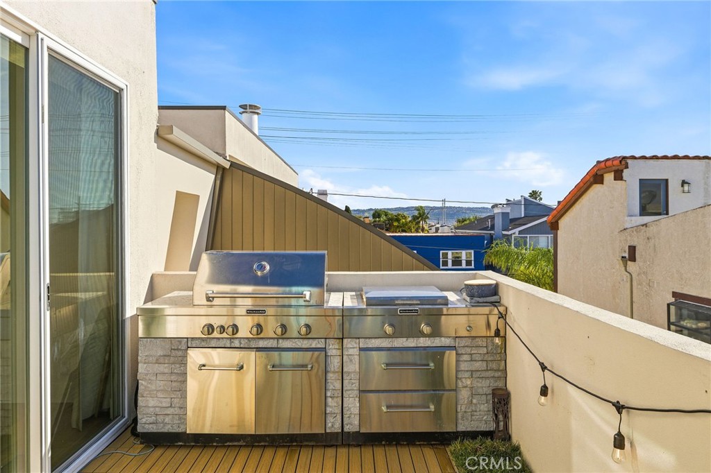 647 2nd Street
