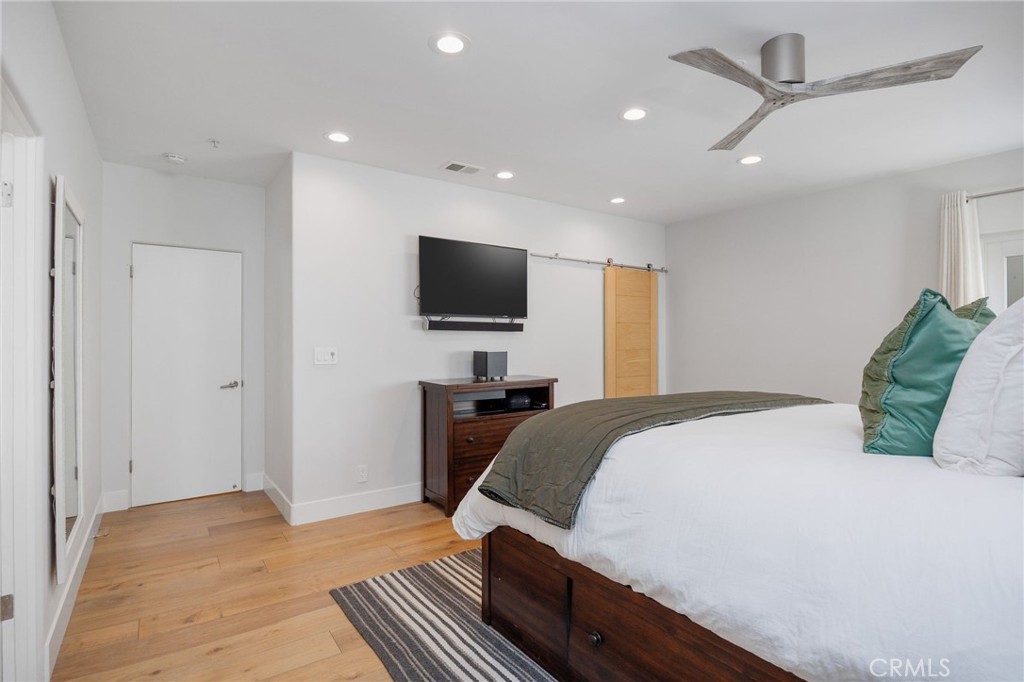 647 2nd Street