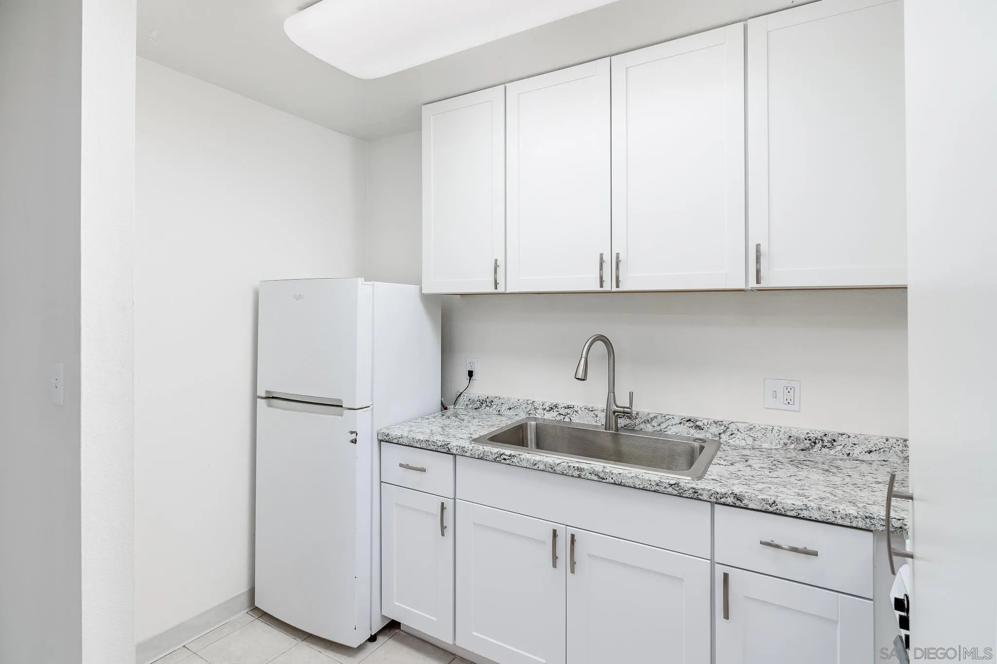 1621 S Hotel Circle Unit E120