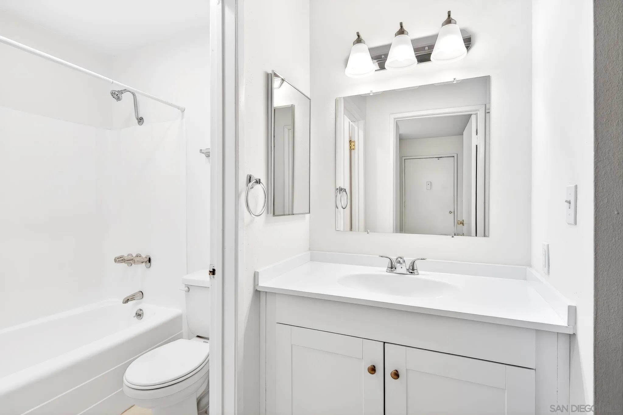 1621 S Hotel Circle Unit E120