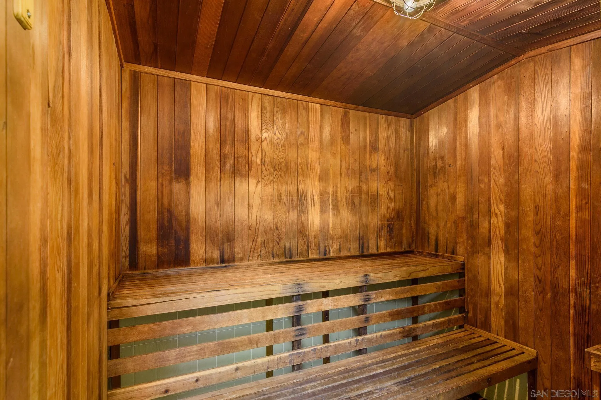 1621 S Hotel Circle Unit E120