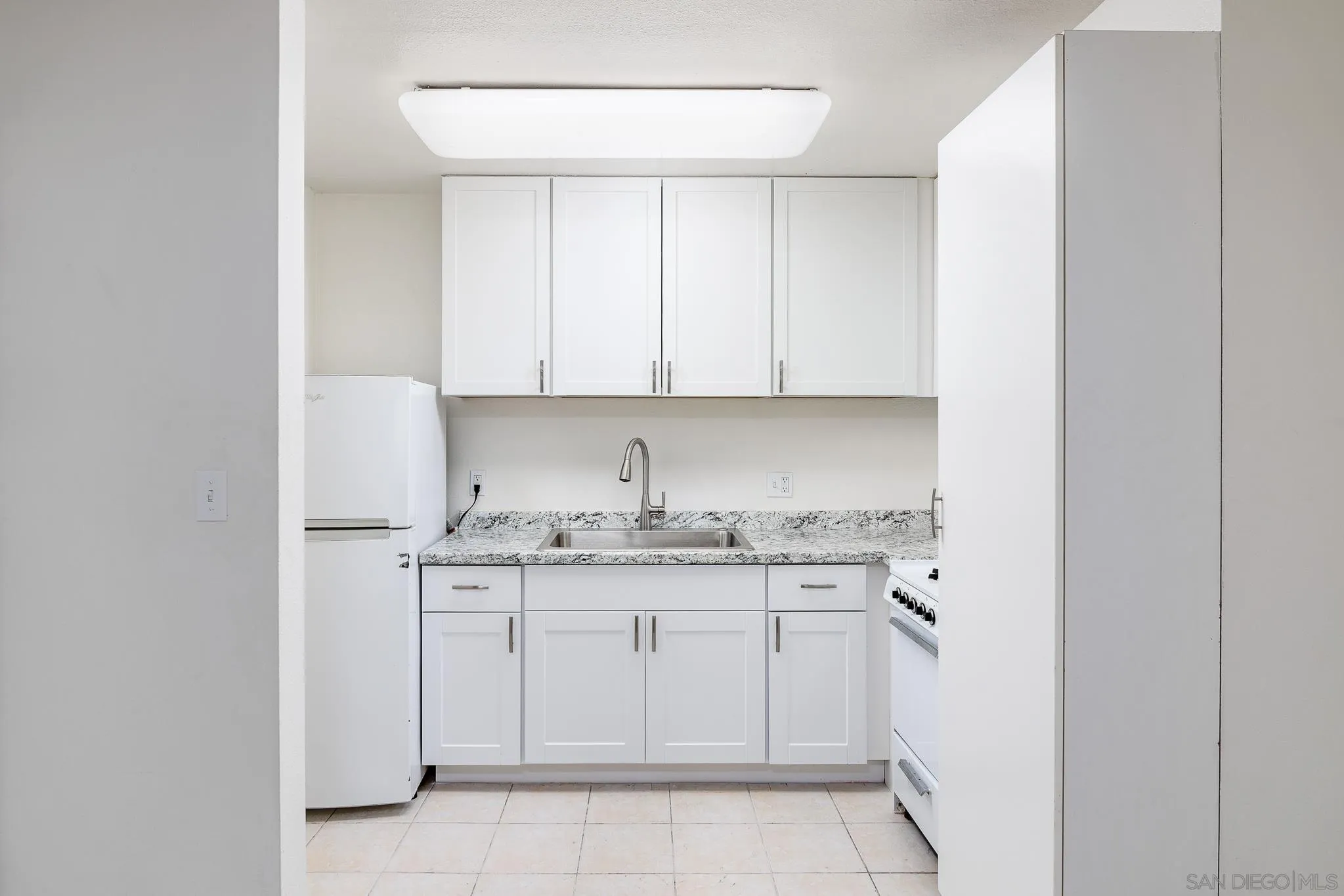 1621 S Hotel Circle Unit E120