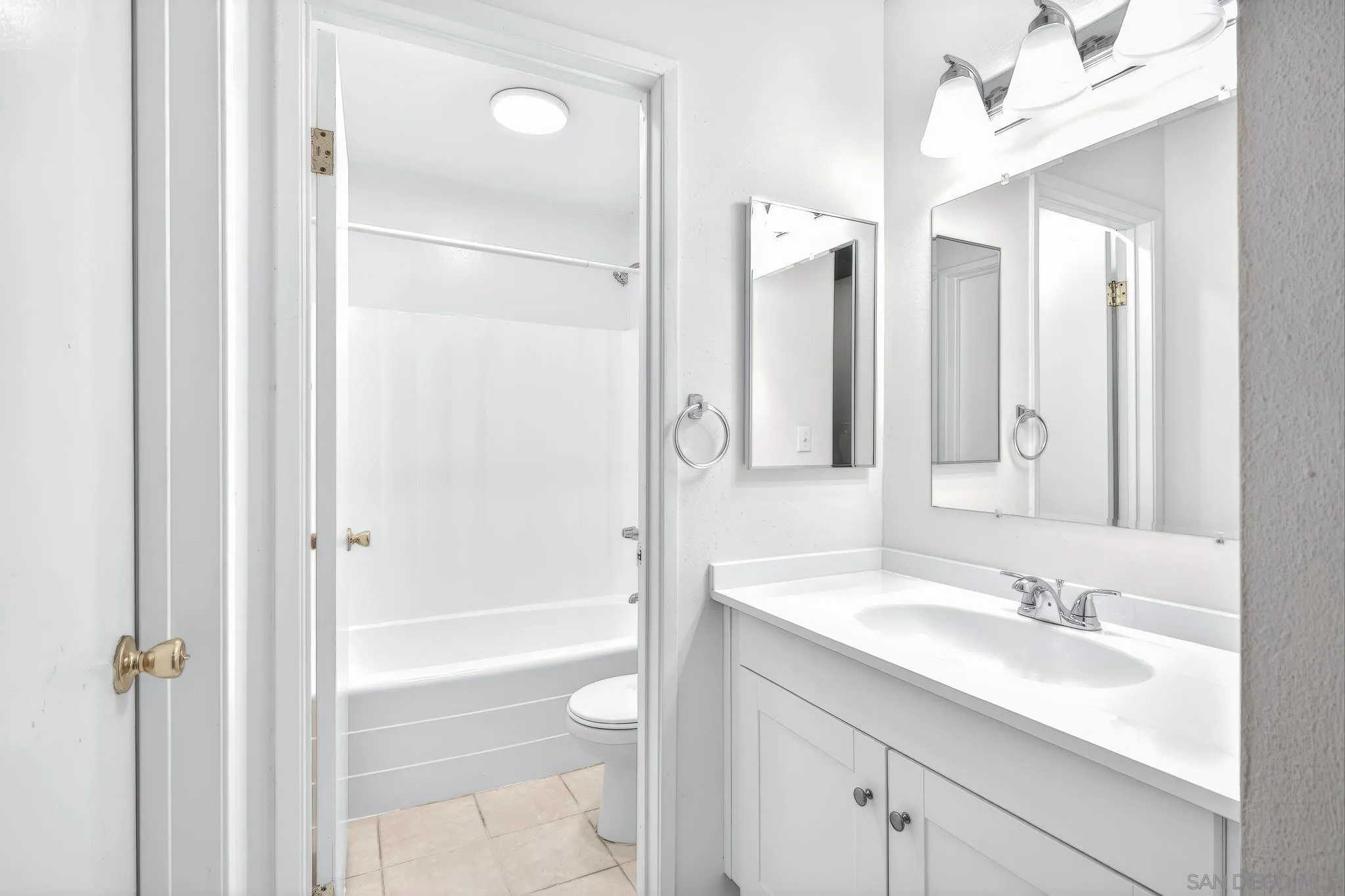 1621 S Hotel Circle Unit E120