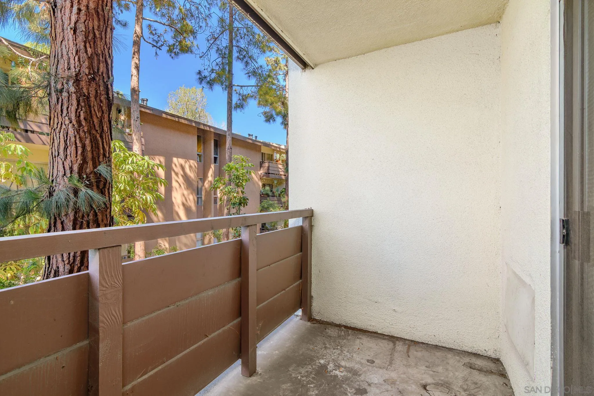 1621 S Hotel Circle Unit E120