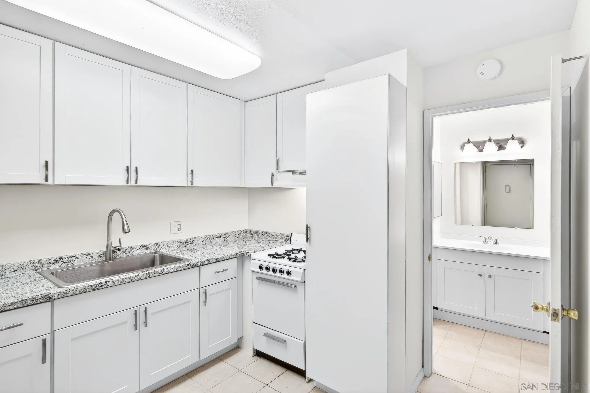 1621 S Hotel Circle Unit E120