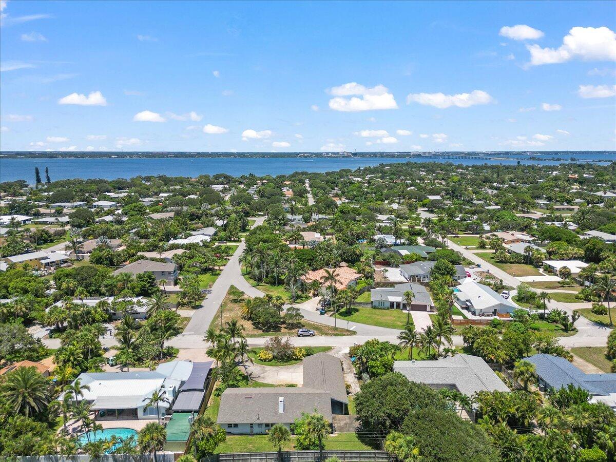 309 Banyan