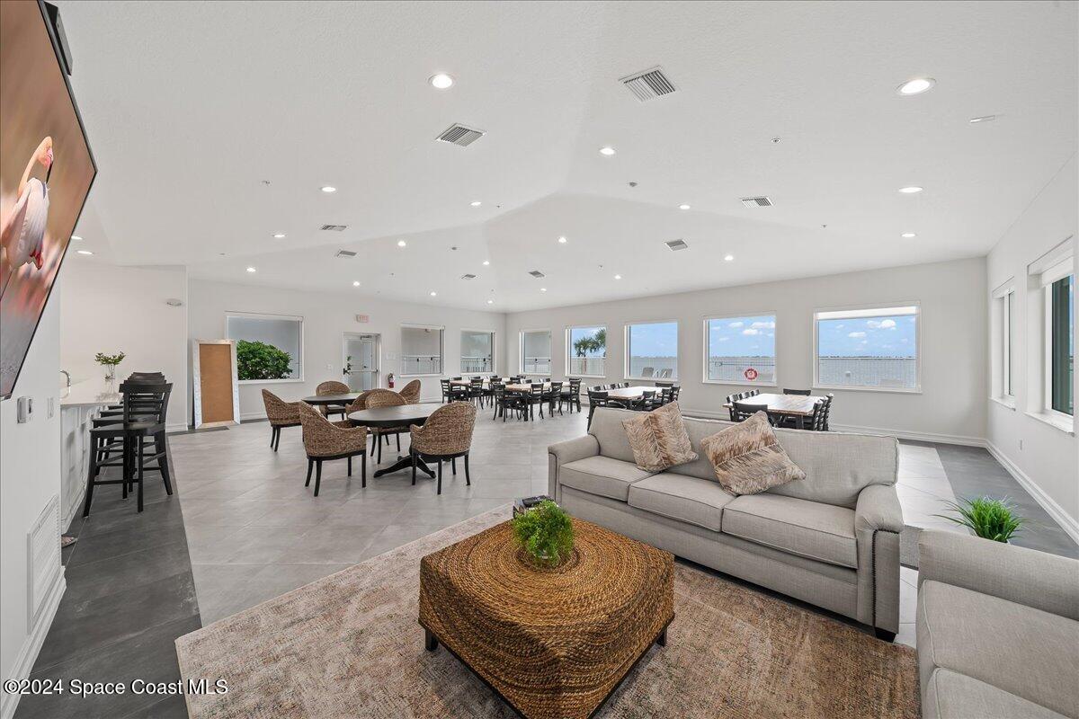 1465 S Harbor City Boulevard, 603