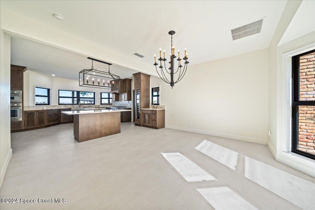 1316 S Riverside Drive