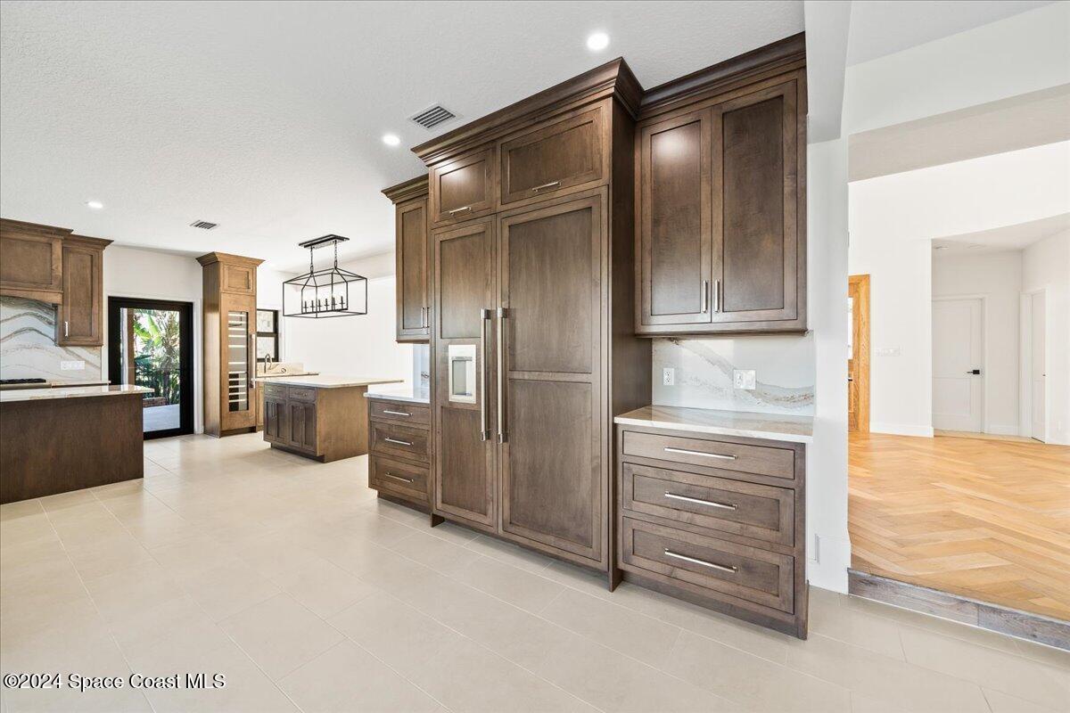 1316 S Riverside Drive