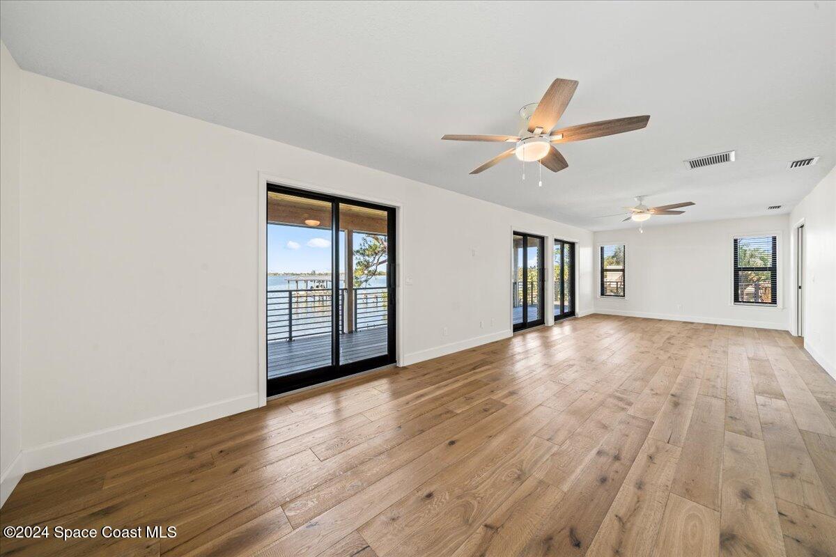 1316 S Riverside Drive