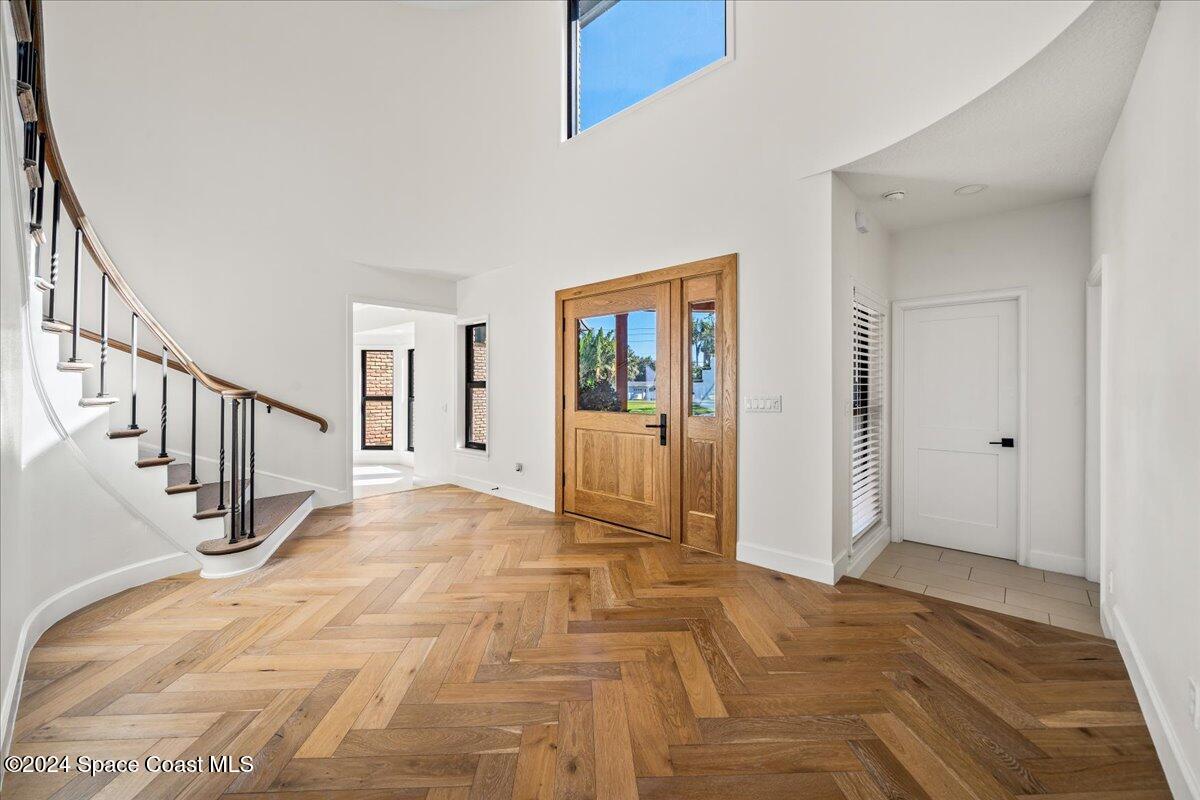 1316 S Riverside Drive