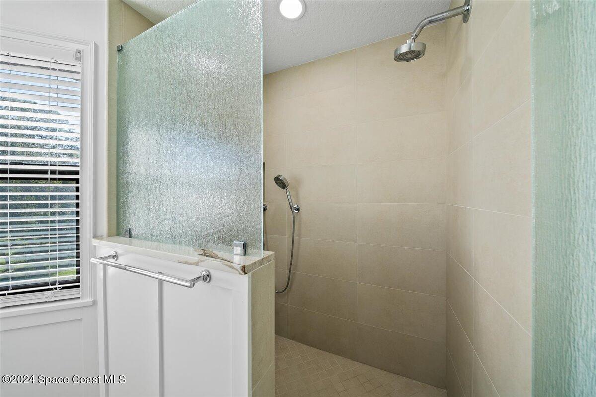 1316 S Riverside Drive