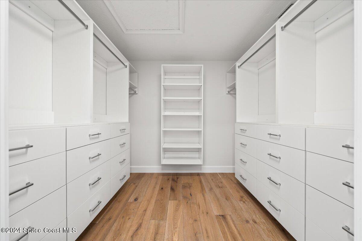 1316 S Riverside Drive