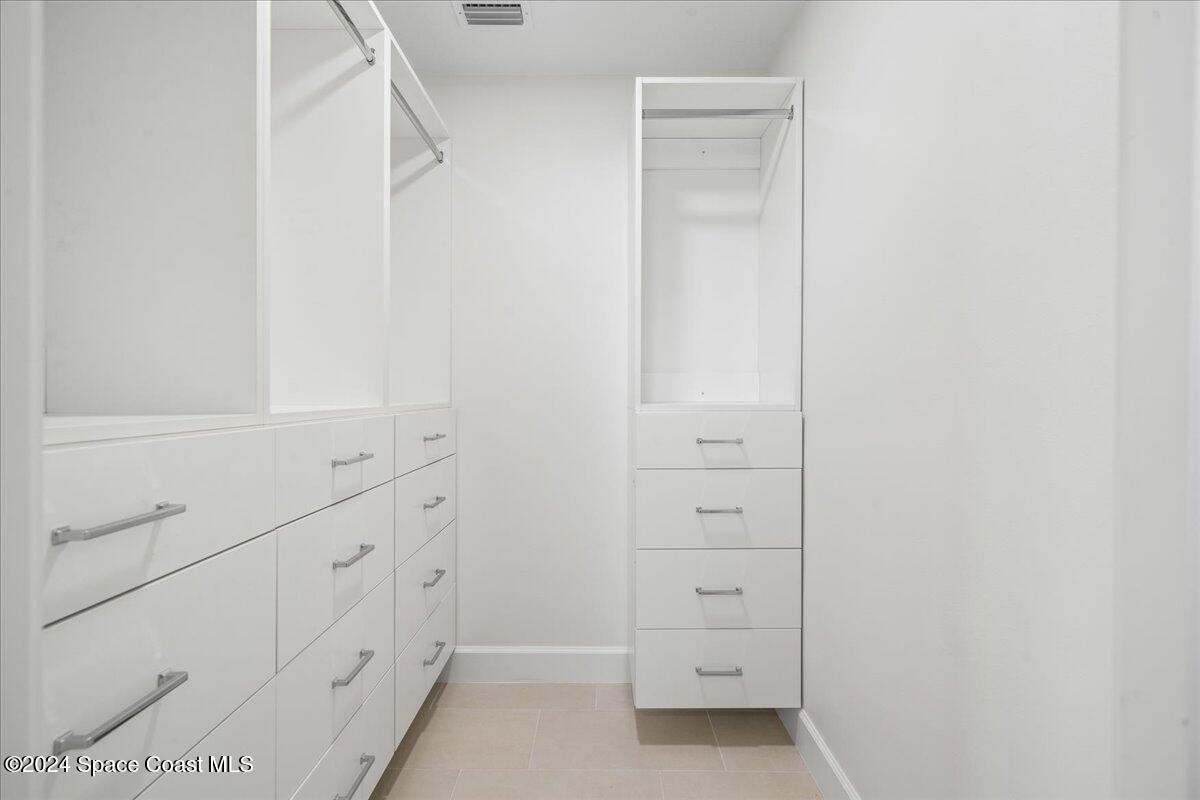 1316 S Riverside Drive