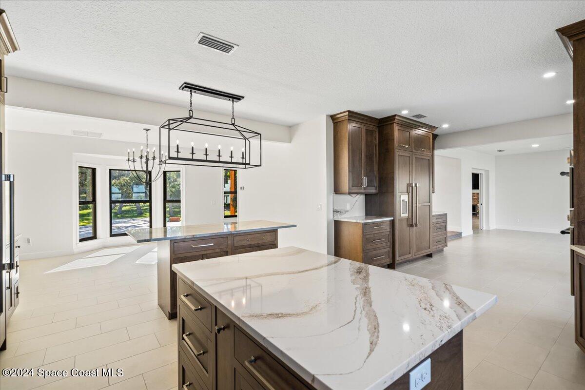 1316 S Riverside Drive