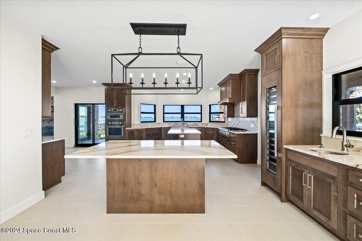 1316 S Riverside Drive