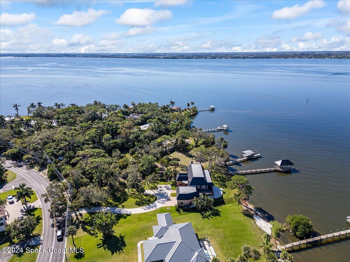 1316 S Riverside Drive