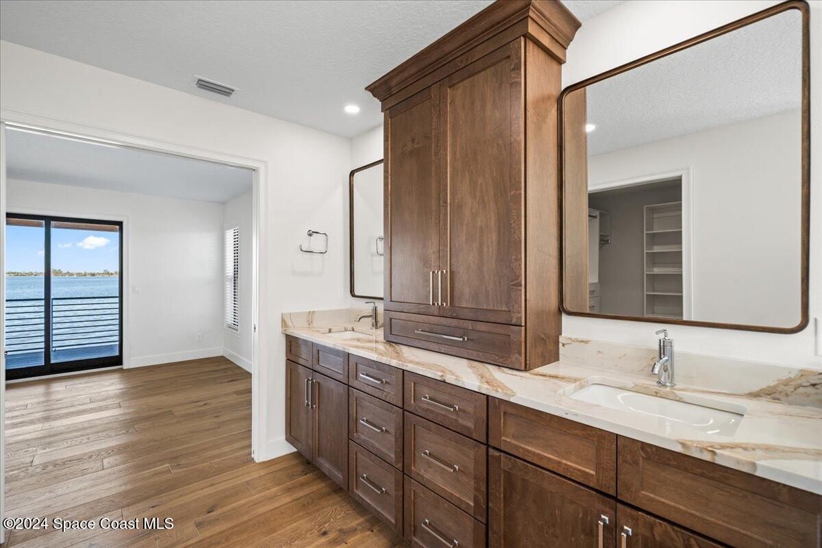 1316 S Riverside Drive