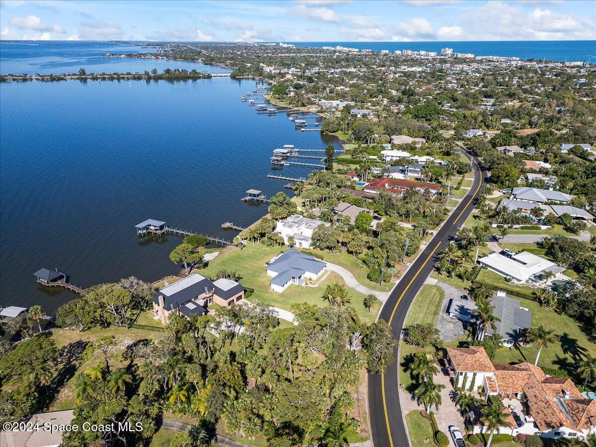 1316 S Riverside Drive