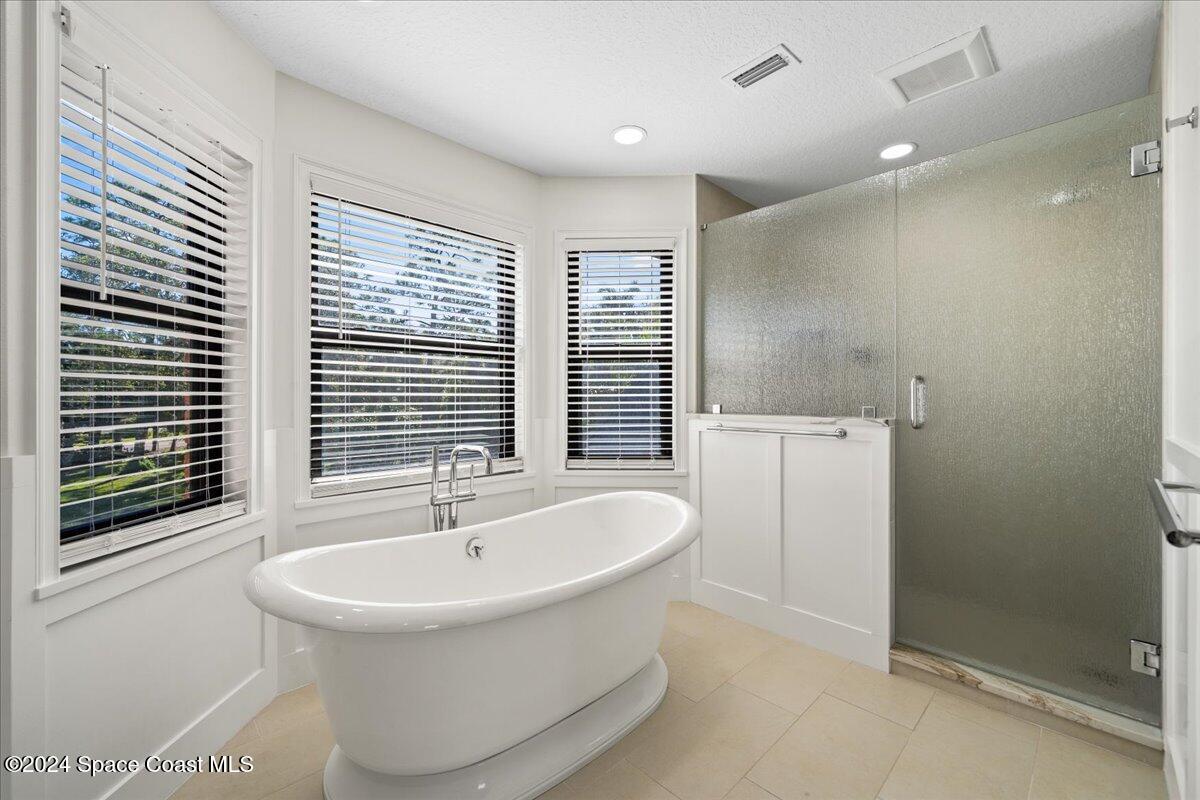 1316 S Riverside Drive