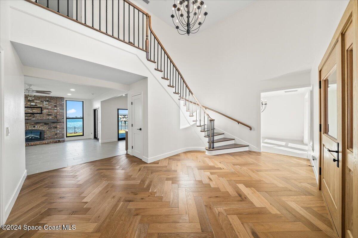 1316 S Riverside Drive