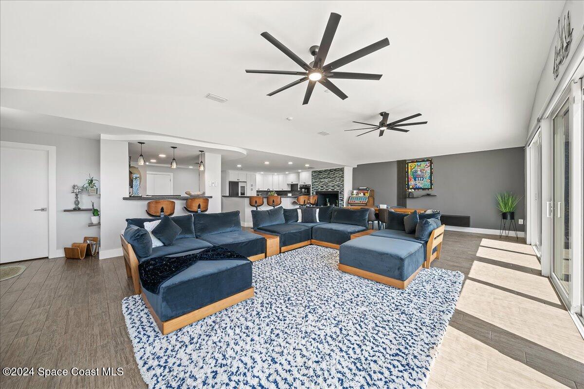 645 S Atlantic Avenue