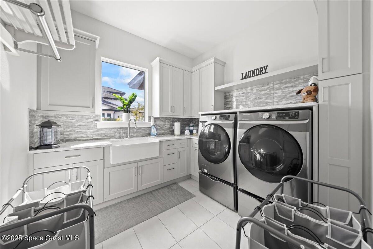 3698 Lake Adelaide Place