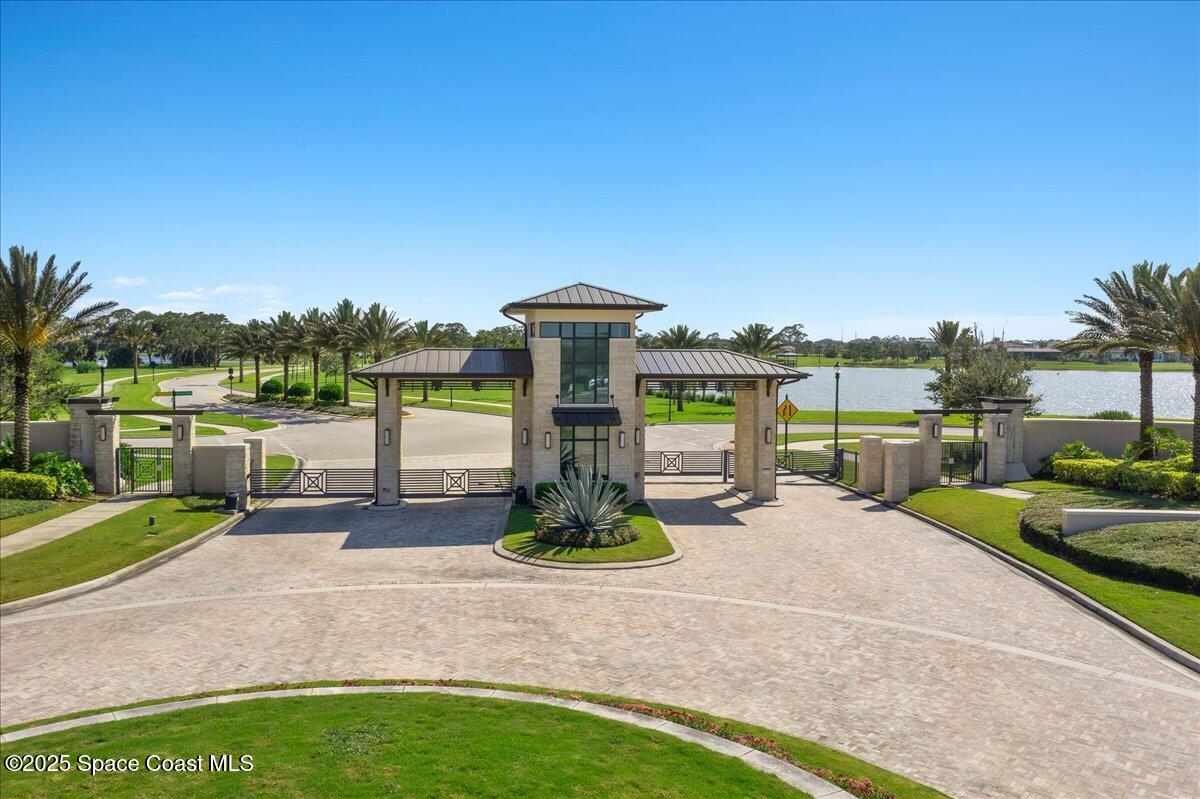 3698 Lake Adelaide Place