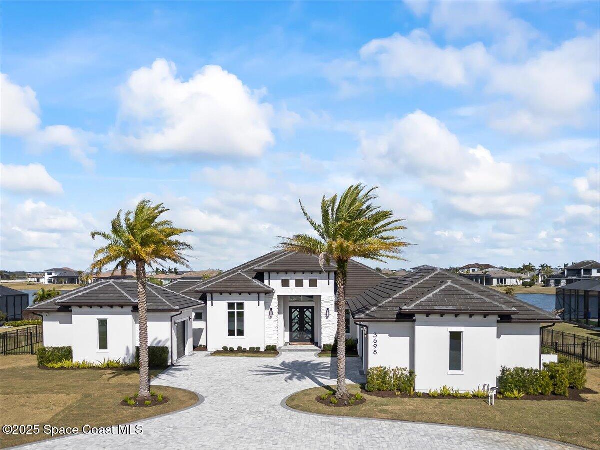 3698 Lake Adelaide Place