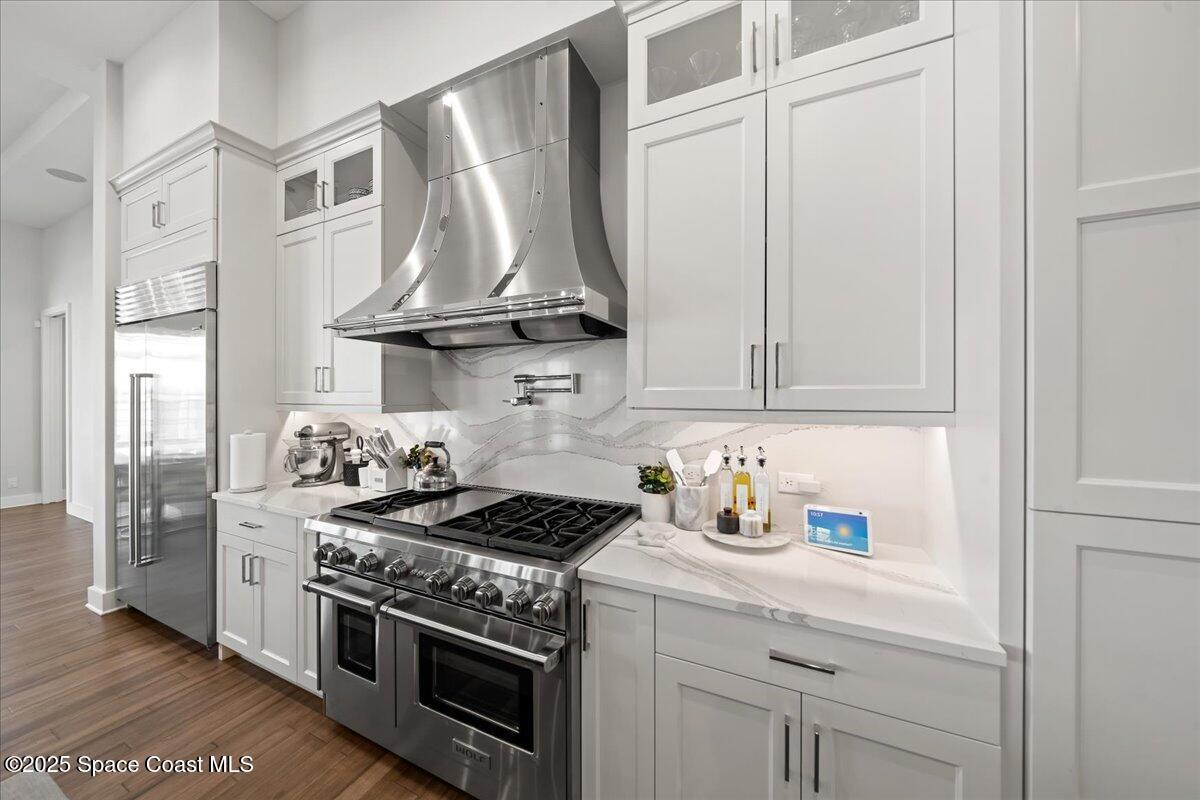 3698 Lake Adelaide Place