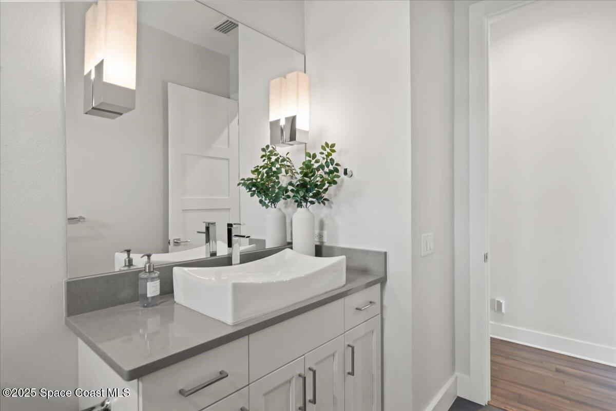 3698 Lake Adelaide Place