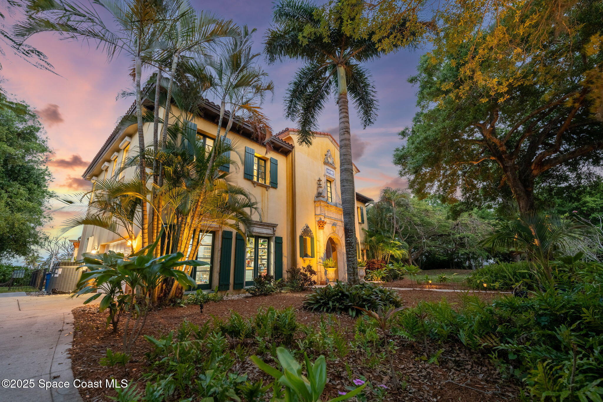 9340 S Tropical Trail