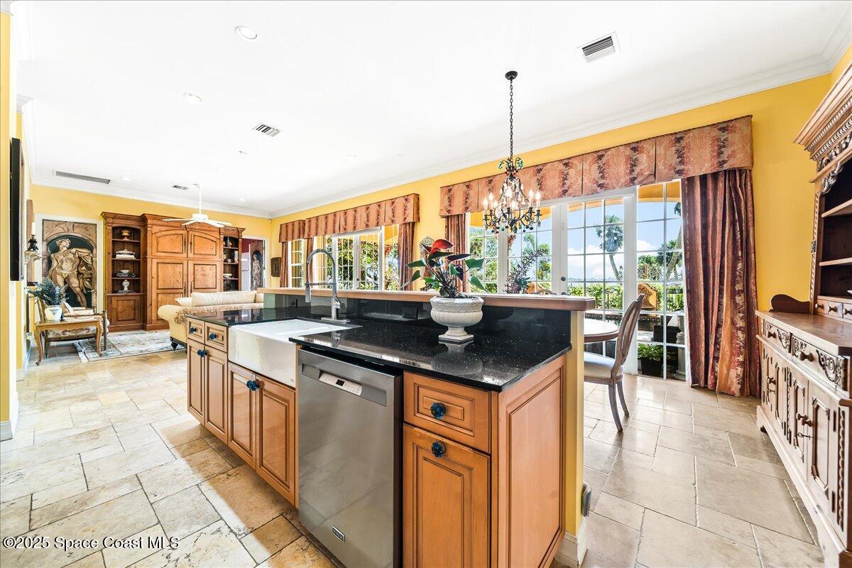 9340 S Tropical Trail