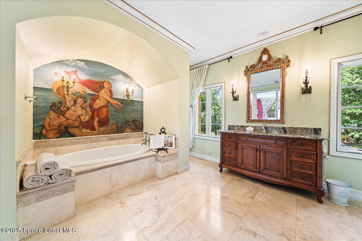 9340 S Tropical Trail