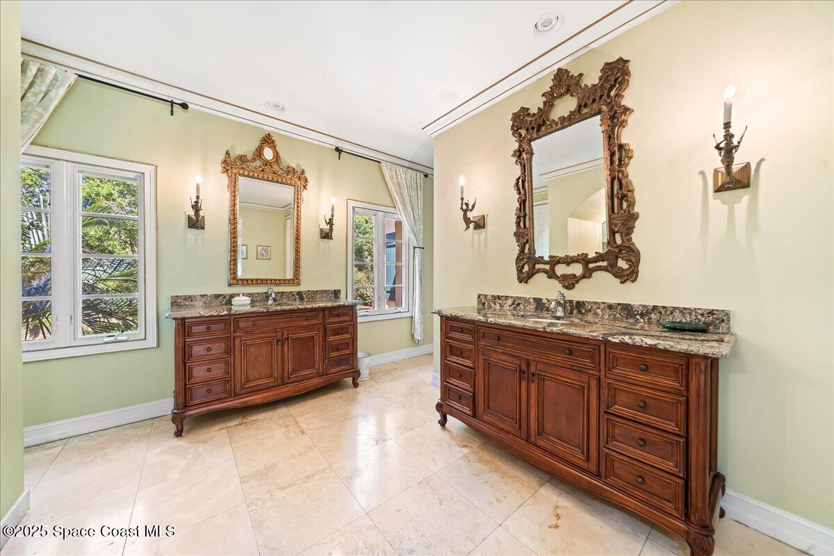 9340 S Tropical Trail