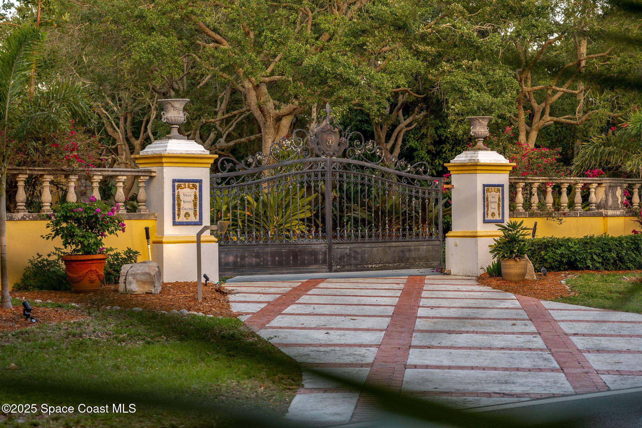 9340 S Tropical Trail