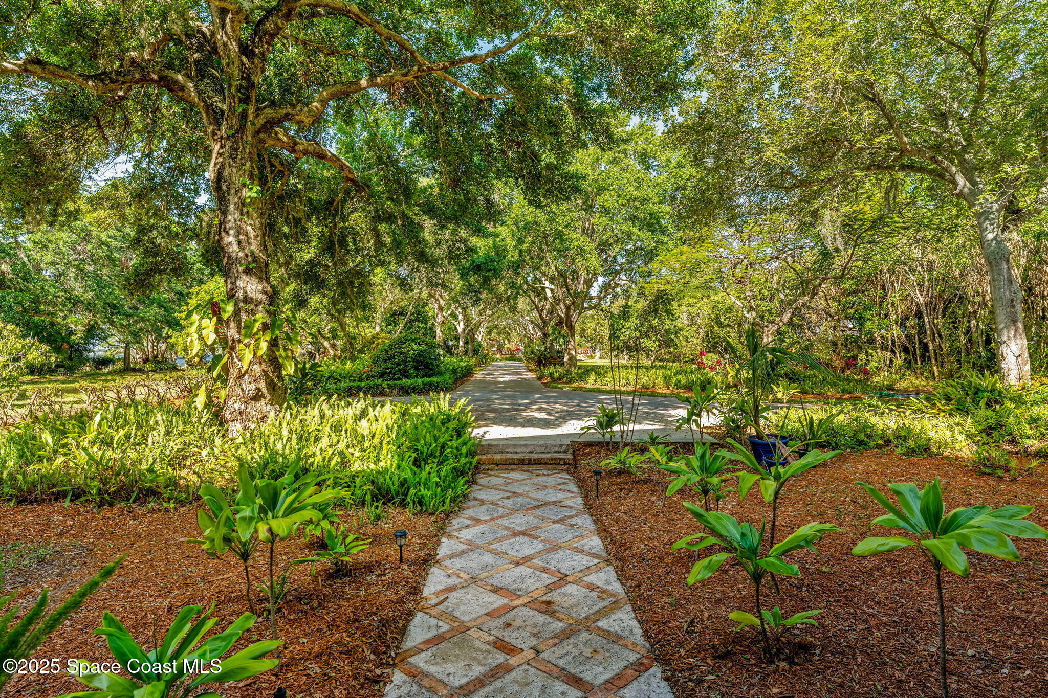 9340 S Tropical Trail