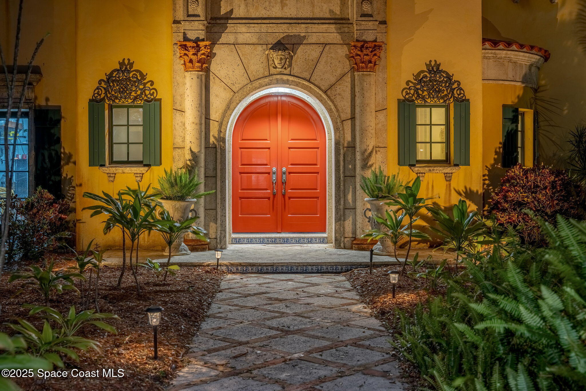 9340 S Tropical Trail