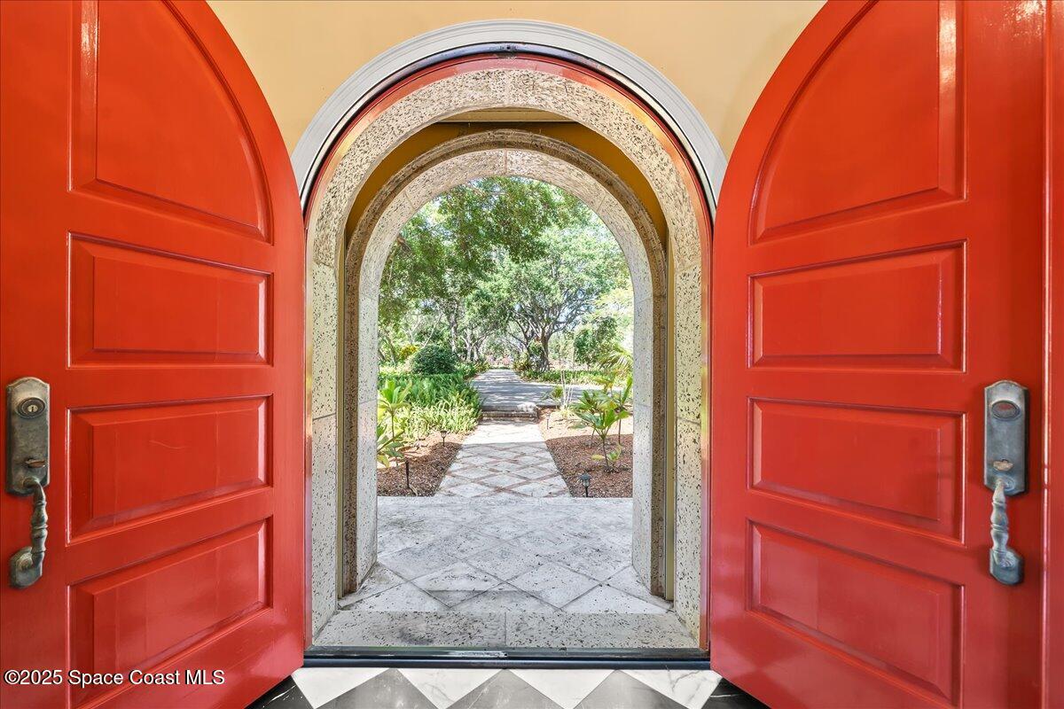 9340 S Tropical Trail