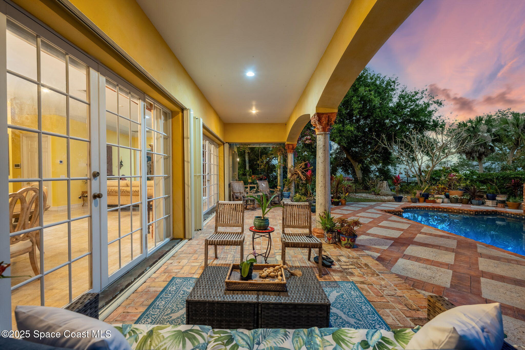 9340 S Tropical Trail