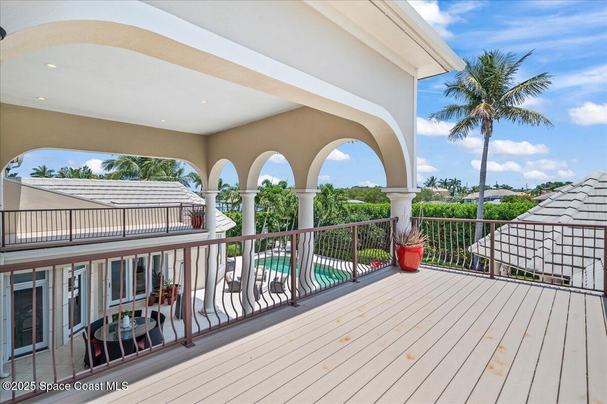 240 Lansing Island Drive