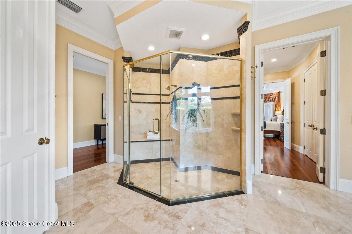 240 Lansing Island Drive