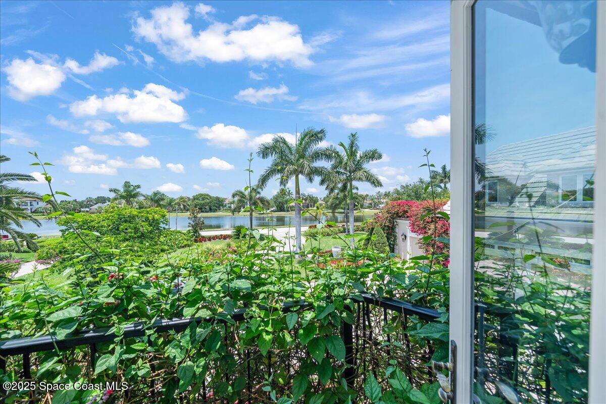 240 Lansing Island Drive