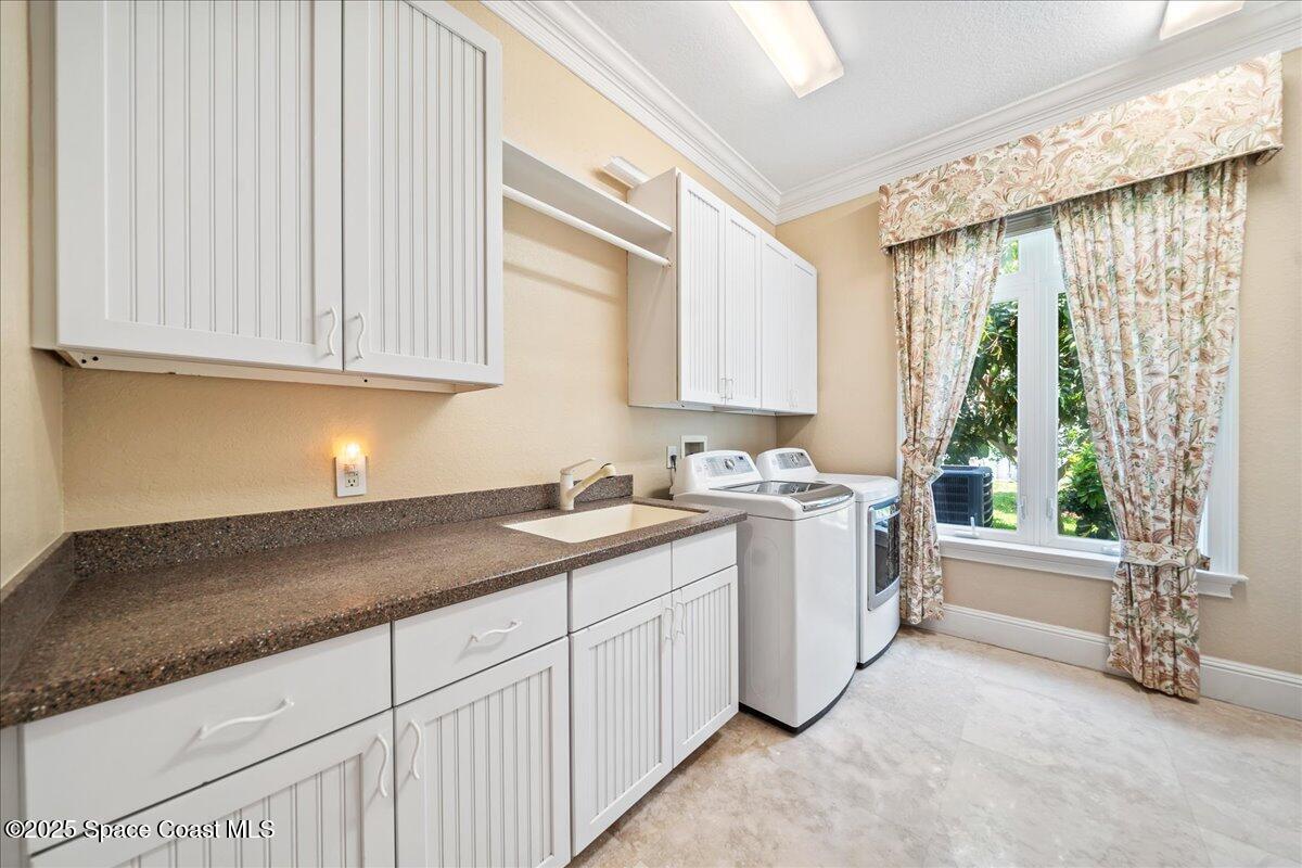 240 Lansing Island Drive